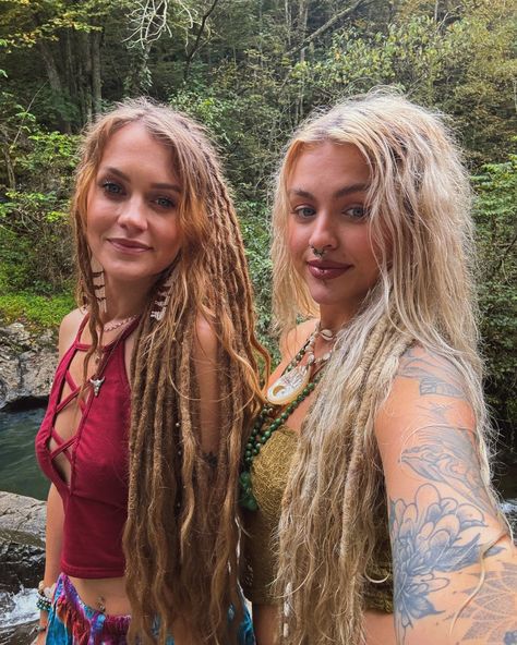 2 lil hippies wonderin the forest🌲🧺🌄🐻🍂🤿🧚🏼🪭🧟‍♀️ • • #hippie#dreads#dreadlocks#fairy#explore#hippiestyle#hippies#hippielife#spirit#soul#adventure Fairy Locks Dreads, Hippie Dreadlocks, Fairy Dreads, Hippy Dreadlocks, Hippie Hair Bands, Hippie Hand Dyed Festival T-shirt, Hippie Dreads, Spirit Soul, Forest