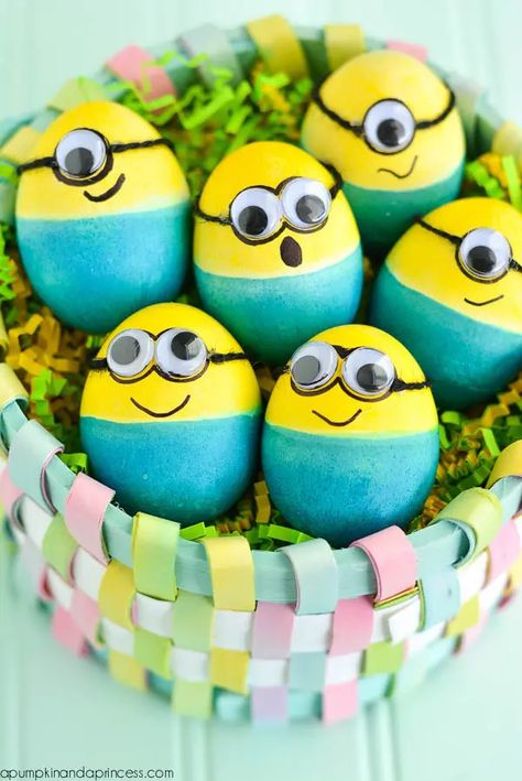 Ideas para hacer huevos de Pascua decorados (muy originales) Minion Easter Eggs, Modern Easter Egg, Easter Crafts Diy Kids, Making Easter Eggs, Easter Greetings Messages, Student Christmas Gifts, Happy Easter Wishes, Cute Egg, Easter Egg Dye