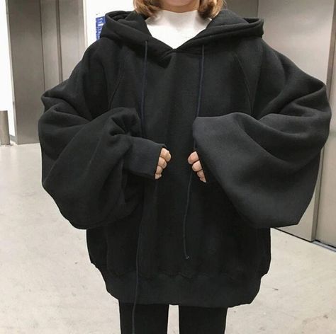 Hoodie Outfit Korean, Oversized Hoodie Outfit, Big Hoodies, Cardigan Blazer, Outfit Korean, Oversized Outfit, Tomboy Style Outfits, Korean Girl Fashion, Looks Black