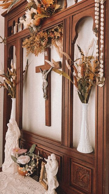 Christian Shrine Home Altar, Catholic Alters For Home, Catholic Prayer Room Ideas Decor, Catholic Altar Home Ideas, Home Altar Catholic Beautiful, Home Oratory, Catholic Home Altar Ideas Living Rooms, Wall Altar Ideas Catholic, Home Alter