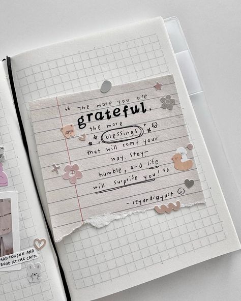 Instagram Journal Inspiration Writing, Bullet Journal Ideas Templates, Bullet Journal Mood Tracker Ideas, Bulletin Journal Ideas, Diy Journal Books, Bullet Journal Mood, Bullet Journal Aesthetic, Bullet Journal Diy, Cute Journals