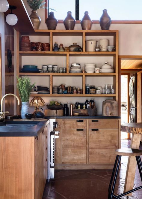 This Home in California’s High Desert Is How DIY Should Be Done | Architectural Digest Desert Homes Interior, Modern Desert Home, Pollo Tropical, Farmhouse Decor Kitchen, Wood Daybed, Desert Homes, Home Decor Sale, Decoration Inspiration, Open Kitchen