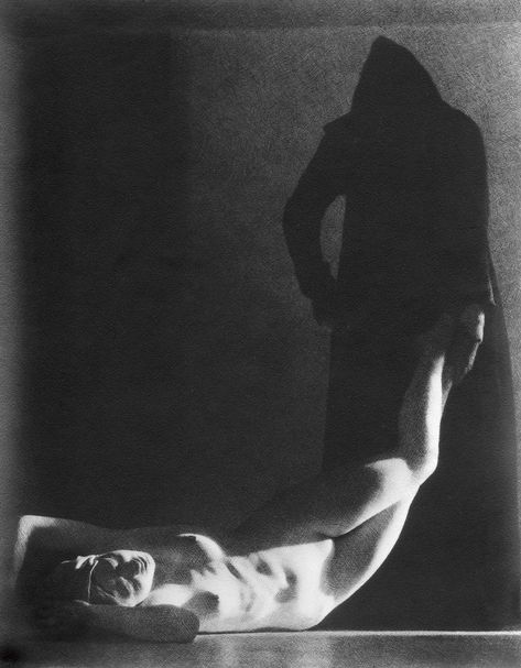 American nightmares: the photography of William Mortensen Black Mass, American Photography, Photographs Of People, Ansel Adams, Portrait Artist, American Art, Dark Art, Witch, Art Design