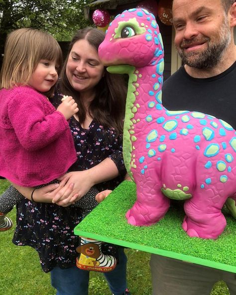 Zoes Fancy Cakes 🇬🇧 on Instagram: “This weekends cake was a dinosaur for my niece for her 3rd birthday 🎈 I filmed the making of this one, and I made a second dinosaur cake…” Dinosaur Princess Cake, Lego Dinosaur Cake, 3d Dinosaur Cake, Dinosaur Cakes, Zoes Fancy Cakes, Dino Cake, Dinosaur Cake, Awesome Cakes, Princess Cake