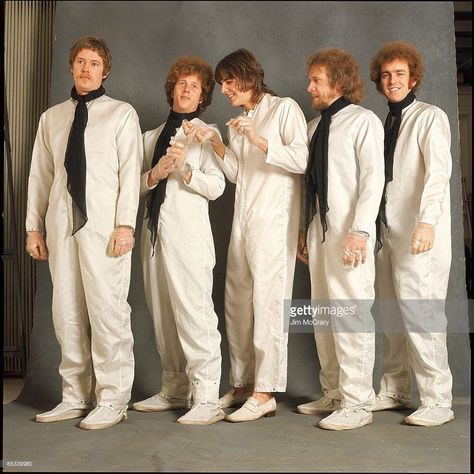 Flying Burrito Brothers, Chris Hillman, Sneaky Pete, Bernie Leadon, Michael Clarke, Gram Parsons, Randy Meisner, Group Portrait, 60s Music