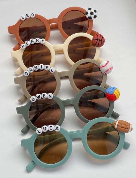 Beautiful. And very good quality🩷🙂‍↔️ I recommend Sunglass Party Favors Birthday, Fiesta Party Favors For Kids, Cute Party Favors For Kids, Kids Sunglasses With Name, Party Favors For Kids Birthday Unique, Diy Kids Sunglasses, Groovy One Party Favors, Unique Party Favors For Kids, Souvenirs Birthday Kids