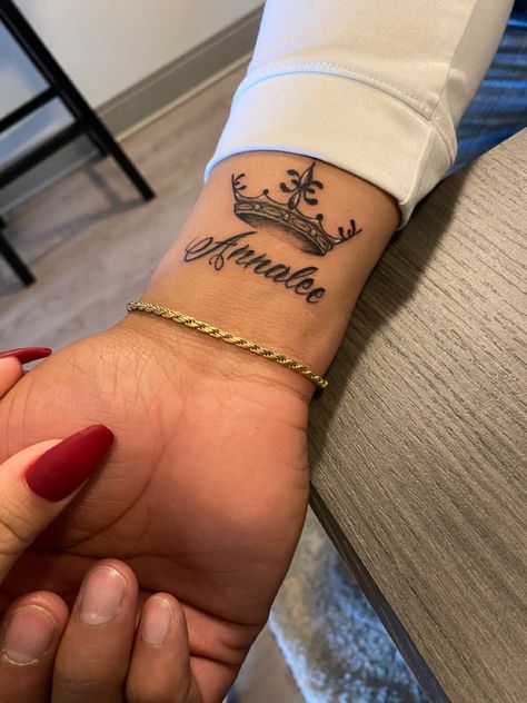 Divine Tattoo, Name Tattoo On Hand, Energy Tattoo, Font Tato, 42 Tattoo, Name Tattoos On Wrist, Feminine Divine, Tato Naga, Baby Name Tattoos