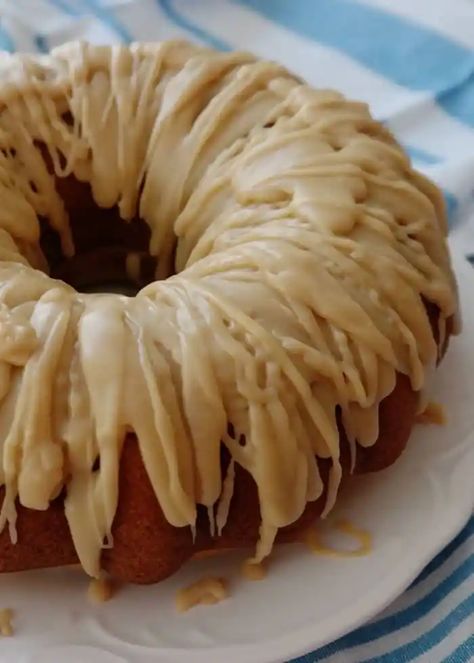 Oatmeal Cake, Caramel Glaze, Vegetarian Cake, Cake Photo, Bundt Cakes Recipes, Spice Cake, Cake Mix Recipes, Made From Scratch, Savoury Cake