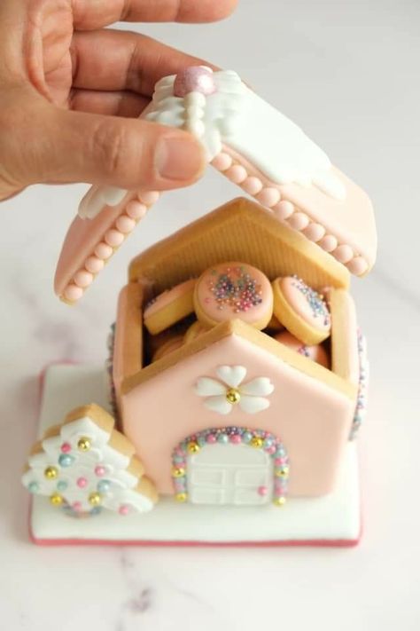 House Shaped Cookies, Sugar Cookie House, Baking Ideas Christmas, Cookie Houses, Dessert Ideas Easy, Cookie Cottage, Gingerbread House Ideas, Dessert Cookies, Gingerbread House Cookies