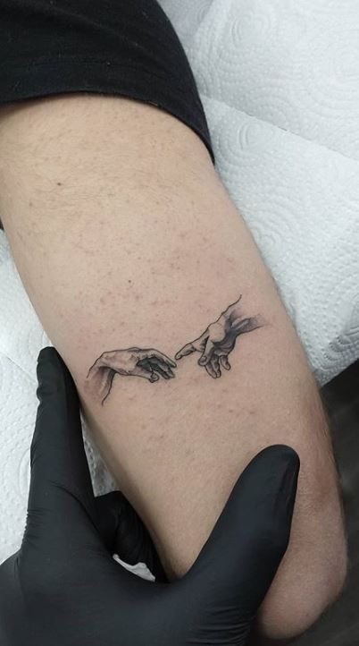 Small Tattoos For Boys, Small Tattoo Arm, Tattoos Masculinas, Meaningful Tattoos For Men, Rib Tattoos For Guys, Small Tattoos For Men, Unique Tattoos For Men, Tatuagem Masculina Pequena, Tato Minimal