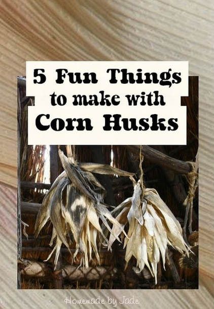 Nature is full of great materials to make crafts, especially in the fall! One of my personal favorites is corn husks! Things To Make With Corn, Homestead Crafts, Fun Things To Make, Outside Fall Decorations, Corn Husk Wreath, Corn Husk Crafts, Harvest Corn, Cooking From Scratch, Fall Harvest Decorations