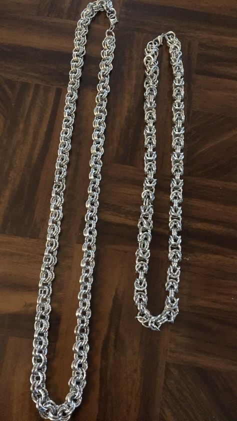 Beginners luck!    First attempt at chainmaille. Chainmaille Patterns, Bead Ideas, Resin Crafts, Diamond Necklace, Charms, Beads, Chain, Pattern