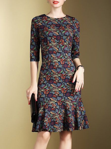 b5a1fc2085986034e448d2ccc5bb9703desc38397155ri Batik Dress, Fashion Winter, Winter Casual, Womens Midi Dresses, Midi Dresses, Sewing Dresses, A Dress, Simple Dresses, Short Dress