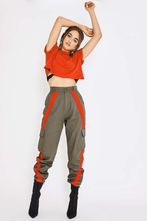 Actiwear Outfit, Crop Tshirt Outfit, Blue Tennis Skirt Outfit, Ropa Hip Hop, Pia Mia, Cropped Tshirt, Tennis Skirt Outfit, Cyberpunk Fashion, Tshirt Outfits