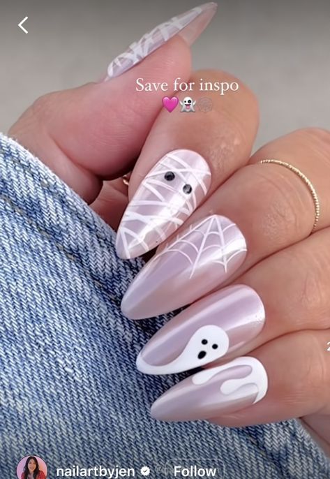 Cute Ghost Nails Pink, White Chrome Halloween Nails, White Halloween Nail Ideas, Pink Ghosts Nails, Ghost Chrome Nails, Pink Chrome Halloween Nails, Cute Spooky Halloween Nails Designs, Halloween White Nails, Pink Halloween Nail Ideas