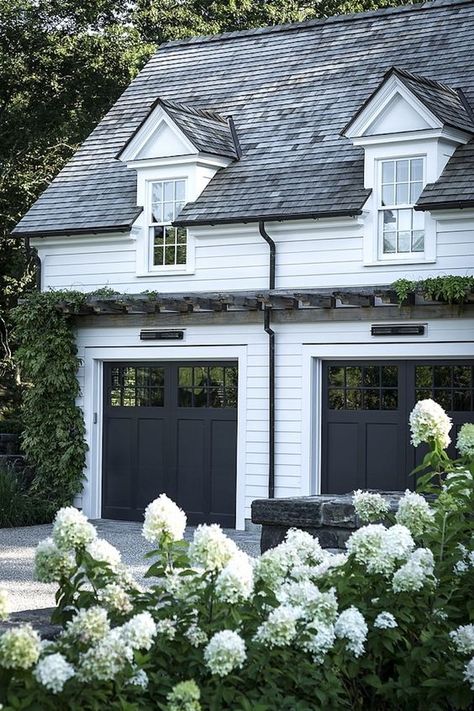 Learn about the cost breakdown of constructing a Detached Garage, with prices varying based on size, materials, and design. Black Garage Door, Black Garage Doors, Black Garage, Farmhouse Garage, White Modern Farmhouse, Garage Door Types, Apartment Exterior, Garage Loft, Garage Exterior