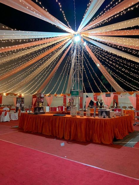 FOOD CORNER DECORATION / INDIAN WEDDING / KOLKATA SOUTH CITY MALL BANQUET HALL Hall Decor Ideas Indian Simple, Simple Wedding Stage, Decoration Indian Wedding, Marriage Hall Decoration, Wedding Banquet Hall, Mandap Design, Simple Stage Decorations, Corner Decoration, Garland Wedding Decor