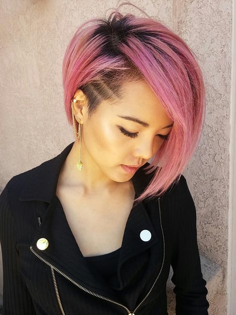 Rose gold/faded pink asymmetrical long pixie with shaved side Womens Half Shaved Hairstyles, Edgy Short Haircuts For Thick Hair, Short Alternative Hairstyles, Hair Shaved On One Side, Long Pixie With Undercut, Half Shaved Hair Short, Colored Hairstyles, Witchy Hair, Side Shave