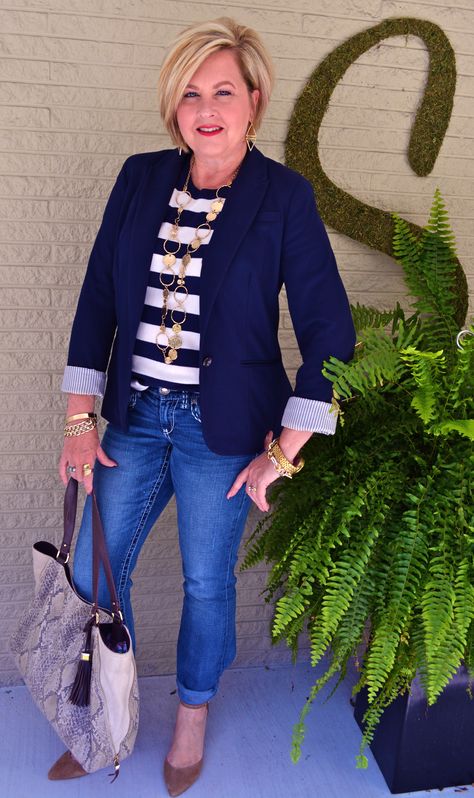 50 Is Not Old |Stripes & Nautical Influence 1 Spring Fashion Over 50 Women, Spring Fashion Over 50, Fashion Over 50 Women, Midlife Fashion, Fashion Over Fifty, Over 40 Fashion, Look Legging, 40 Fashion, Transition Outfits