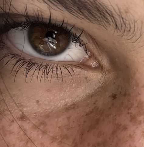 Freckle freckle frecle Pale Skin With Freckles Aesthetic, Green Eyes With Freckles, Brown Eyes And Freckles Aesthetic, Freckled Skin Aesthetic, Freckles Aesthetic Faceless, Brown Eyes With Freckles, Brown Woman Aesthetic, Pale Skin With Freckles, Freckle Aesthetic