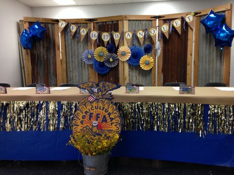 Ffa Banquet Table Decorations, Ffa Fair Decorations Stalls, Ffa Dessert Ideas, Ffa Backdrop Ideas, Banquet Stage Decorations, Ffa Table Decorations, Ffa Senior Table Ideas, Ffa Centerpieces Banquet Ideas, Ffa Senior Gifts