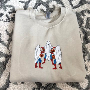 Casual Halloween Outfits, Spiderman Halloween, Halloween Crewneck, Future Clothes, Hoodies Men Pullover, Collared Sweatshirt, Cute Sweatshirts, Gildan Sweatshirts, Mens Fleece