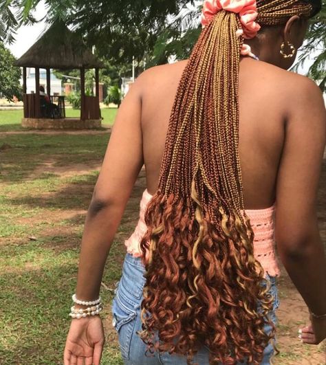 Black Braids With Ginger Highlights, Ginger Braids With Blonde Highlights, Box Braids Ginger And Blonde, Ginger Blonde Box Braids, Curly Ginger Braids, Ginger And Blonde Peekaboo Braids, Red And Ginger Braids, Ginger And Blonde French Curl Braids, Gold And Black Braids