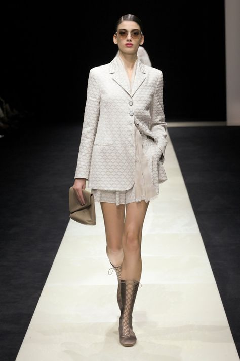 Armani 2024, French Girl Fashion, Fashion 2025, Resort 2025, 2025 Fashion, Armani Collection, Ideal Wardrobe, French Girl, Fashion Show Collection