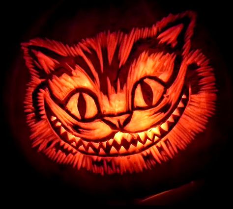 Chesire-Cat-Pumpkin-Carving-Ideas Cheshire Cat Pumpkin, Cat Pumpkin Carving, Scary Halloween Pumpkins, Pumkin Carving, Halloween Pumpkin Carving Stencils, Creative Pumpkin Carving, Amazing Pumpkin Carving, Scary Pumpkin Carving, Image Halloween