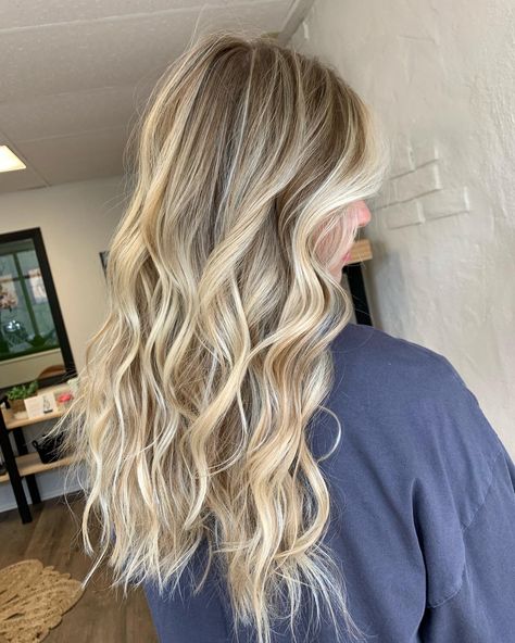 Highlights Hair Ideas Blonde, Blond Hair Inspo Highlights, Highlight For Blonde Hair, Blonde Highlights Inspiration, Cute Highlights For Dirty Blonde Hair, Blonde Hair Inspo Pics, Brown Hair With A Lot Of Blonde Highlights, A Lot Of Blonde Highlights On Brown Hair, Light Highlights On Blonde Hair