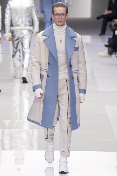 Versace Outfits Men, Eksterior Modern, High Fashion Men, Vogue Men, 2016 Menswear, Versace Outfit, Stylish Mens Outfits, Versace Men, Streetwear Men Outfits