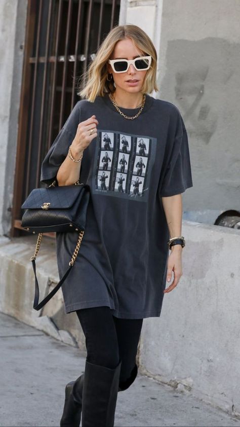 Big T Shirt Outfits, Black Tshirt Outfit, Oversize Outfit, Iconic Style, Anine Bing, Fashion Hair, Tshirt Outfits, Effortless Chic, Spring Style