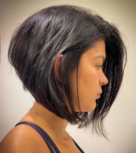 Medium Stacked Haircuts, Airy Hair, Bob Haircut Back View, Line Bob, Short Stacked Haircuts, Straight Brunette Hair, A Line Hair, A Line Haircut, Line Bob Haircut