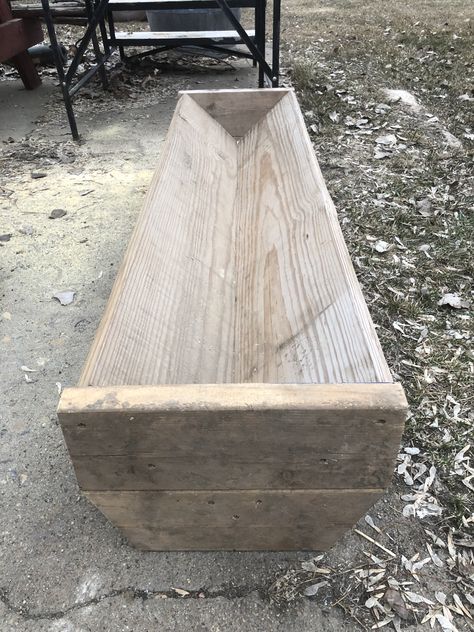 Goat Trough Feeder Diy, Pig Feed Trough Ideas, Diy Trough Feeder, Diy Cattle Feed Trough, Sheep Grain Feeders Ideas, Cow Feeding Trough, Grain Feeder For Goats, Diy Feeding Trough, Diy Chicken Trough Feeder