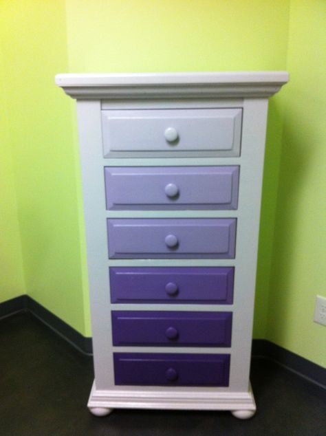 Ombre Dresser Drawers, Ombré Dresser, Ombré Furniture, Purple Dresser, Drawers Diy, Muebles Shabby Chic, Gradient Colour, Dresser Redo, Ombre Purple