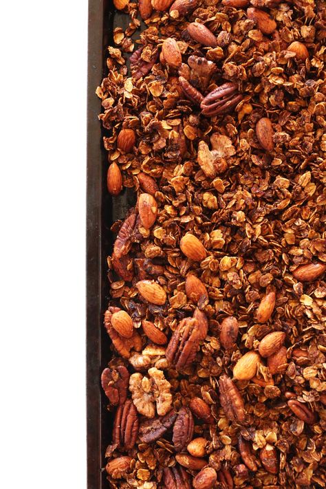 Gingerbread Granola, Easy Gingerbread, Vegan Gingerbread, Minimalist Baker, Simple Food, Simply Delicious, Granola Recipes, Homemade Granola, Trail Mix