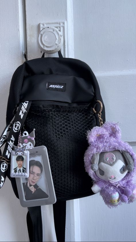 Ateez Sling Bag, Mochila Kpop, Bts Bag, Wallpaper Tumblr Lockscreen, School Bag Essentials, Inside My Bag, Handbag Essentials, Pop Collection, What In My Bag