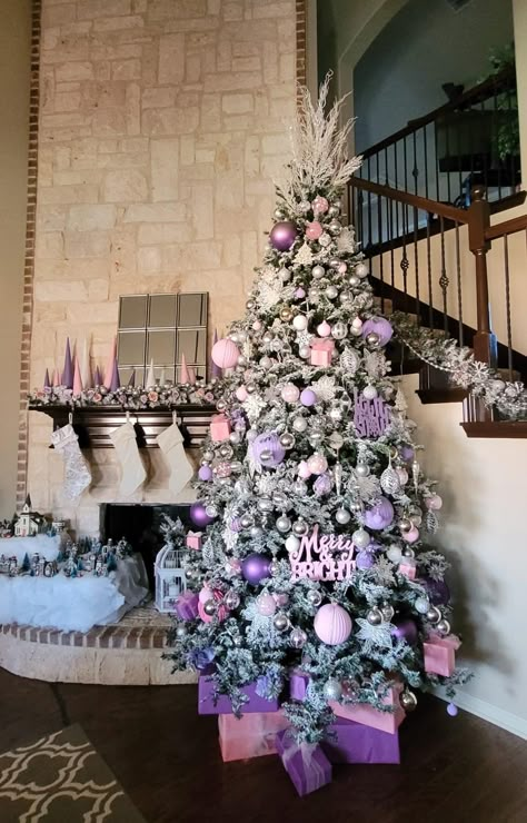 Lavender And Green Christmas Tree, White And Lavender Christmas Tree, Purple Pink Christmas Tree, Pink And Lavender Christmas Tree, Christmas Decor Purple, Lavender Christmas Decorations, Pink And Purple Christmas Decor, Christmas Decor Ideas Purple, Purple And Silver Christmas Tree Ideas