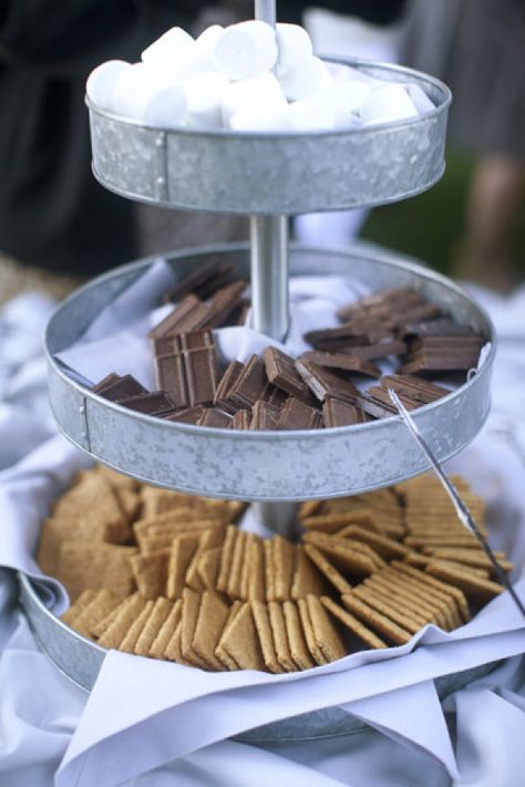 S'mores Bar - be sure to display your "supplies" in a unique way. Golden Grahams Smores, Smores Bar Wedding, Smores Bar Party, Smores Bars, Smores Party, Smores Bar, Golden Grahams, Bonfire Party, S'mores Bar