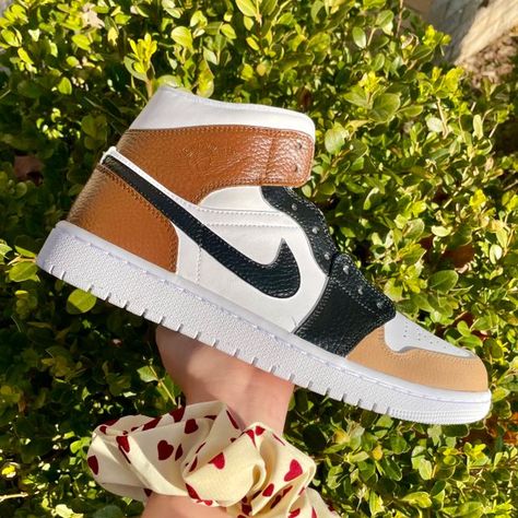 Air Jordan 1 Dark Mocha, Jordan 1 Green, Jordan 1 Dark Mocha, Air Jordan 1 Blue, Jordan 1 Mocha, Custom Air Jordan 1, Jordan 1 Blue, Custom Air Jordan, All White Sneakers