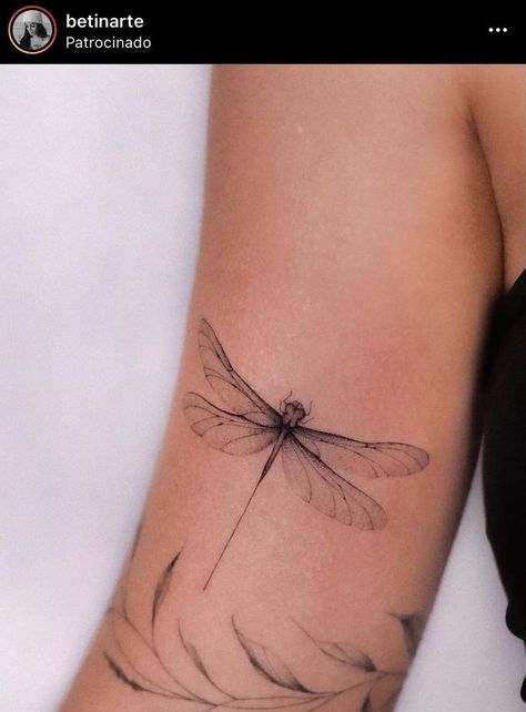 Small Dragonfly Tattoo, Tato Minimal, Flying Tattoo, Dragonfly Tattoo Design, Bug Tattoo, Insect Tattoo, Dragonfly Tattoo, Dainty Tattoos, Subtle Tattoos