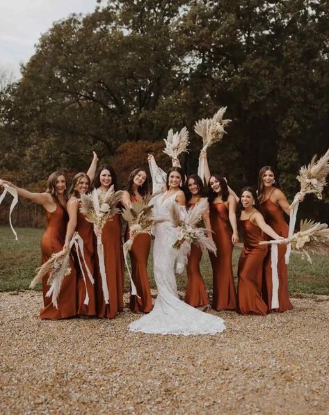 Country Western Wedding, Rusting Wedding, Western Themed Wedding, Country Theme Wedding, Dream Wedding Ideas Dresses, Future Wedding Plans, Bridesmaid Dresses Online, Wedding Inspiration Fall, Cute Wedding Ideas