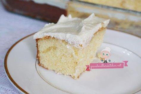 Hot Milk Cake with Buttercream Frosting Moist Vanilla Cake Recipe With Oil, Vanilla Cake Recipe With Oil, Hot Milk Cake, Moist Vanilla Cake, Dessert Cakes, Buttercream Frosting Recipe, Dessert Party, Milk Cake, Vanilla Cake Recipe