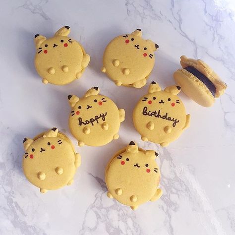 Fusion of Pusheen & Pikachu Macaron Art, Macaron Filling, Mooncake, French Macarons, Birthday Treats, Moon Cake, Pusheen, Macaroons, Kids Birthday Party