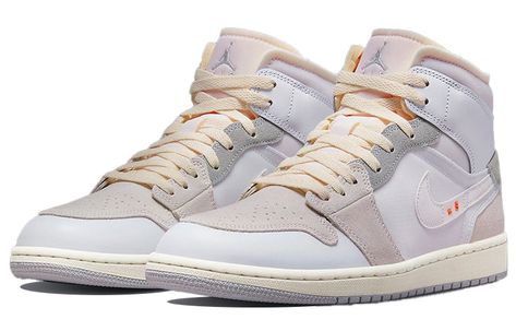 Step into classic Air Jordan style with the Air Jordan 1 Mid SE Craft White and Phantom. This unique spin on a timeless design is crafted from pieces of soft suede and leather, available in light gray and off-white shades. The iconic Nike symbol appears in white with subtle red details to give a hint of vibrant energy. Comfortably tying it all together are buttery cream laces and an inviting light pink tongue that rounds off the look. Whether you’re crushing it on the court or casually dressed f 70s Converse, Nike X Travis Scott, Converse Run Star Hike, Air Jordan 1 Mid Se, Converse Run Star, Nike Air Jordan 1 Mid, Nike Dunk High, Jordan Sneakers, Nike Shox