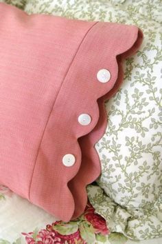 DIY Pillowcases - Scalloped Edge Pillowcase - Easy Sewing Projects for Pillows - Bedroom and Home Decor Ideas - Sewing Patterns and Tutorials - No Sew Ideas - DIY Projects and Crafts for Women http://diyjoy.com/sewing-projects-diy-pillowcases Manset Lengan, Pillow Cases Diy, Sewing Dress, Beginner Sewing Projects Easy, Sleeves Designs For Dresses, Sewing Pillows, Leftover Fabric, Designs For Dresses, Diy Pillows