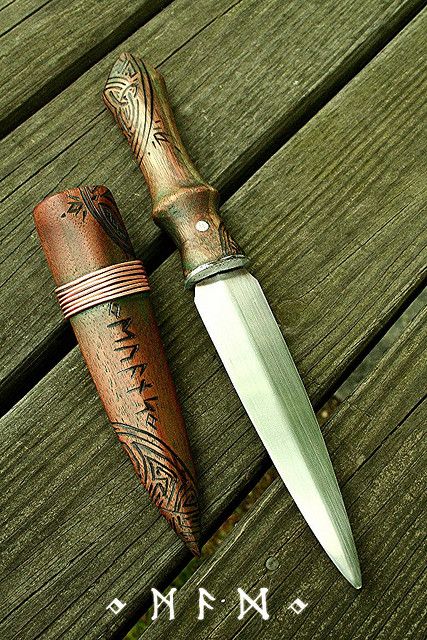 Some seriously talented smiths and artists out there.  See this and the other amazing original designs from David on his site. Dagger Design, Knife Art, Lost Girl, Knife Design, Cool Knives, Futuristic Cars, Zombie Apocalypse, Hunting Knife, Knife Making