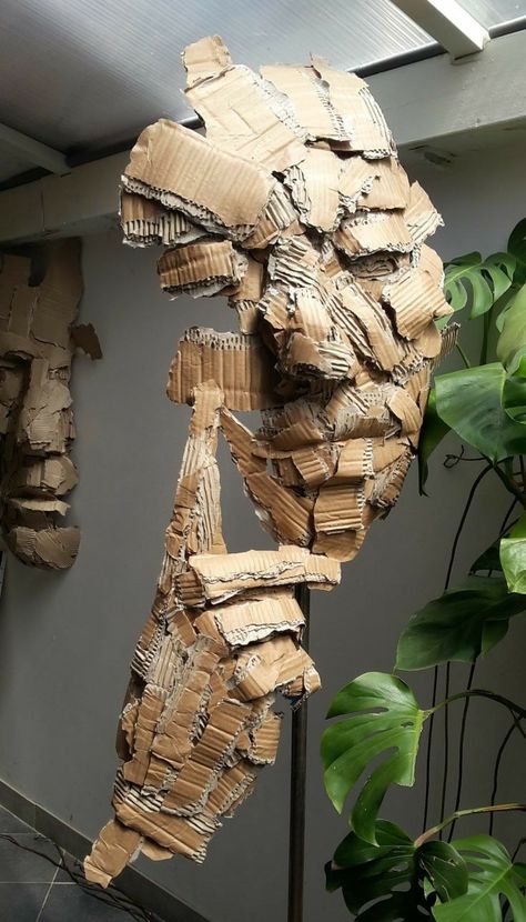 Wearable Sculpture Art, Cardboard Art Sculpture, Sculpture Diy, مشروعات العلوم, Art Du Collage, Cardboard Sculpture, Trash Art, Alberto Giacometti, Paper Mache Sculpture