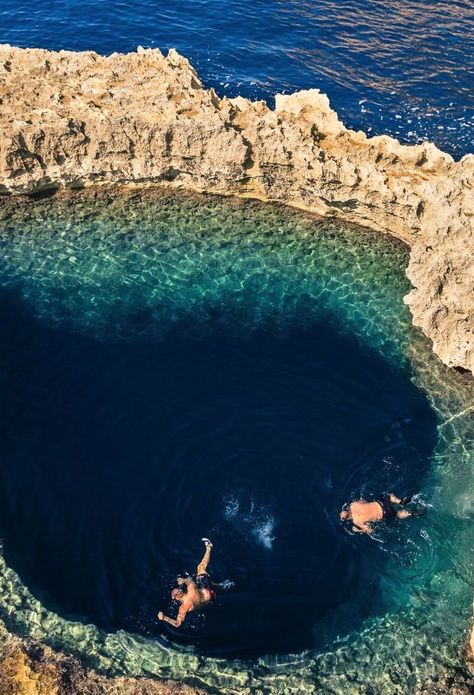 Valletta, Malta | Malta is an archipelago in the central Mediterranean between Sicily and the North African coast. It's a nation known for historic sites and exceptional coastline. Best Places In Cyprus, Malta Beaches, Malta Valletta, Malta Gozo, Valletta Malta, Malta Travel, Malta Island, Blue Hole, Voyage Europe