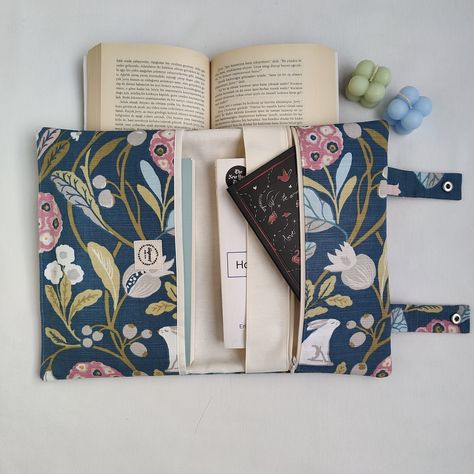 Book Sleeve, Book Bag, Book Purse, Book Protector, Bookish Gifts, Book and Kindle Accessory, Book Cover, Book Pouch Book Sleeve Pattern, Fabric Book Sleeve, Book Purse, Book Protector, Gifts Book, Book Pouch, Fabric Stains, Book Sleeve, Cover Book